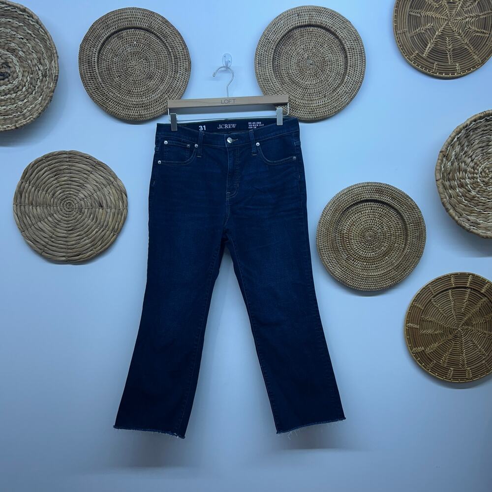 $148 J. Crew Mid Rise Kick Out Jean 31 Blue Dark Denim Raw Edge Cropped Ankle - Picture 2 of 7